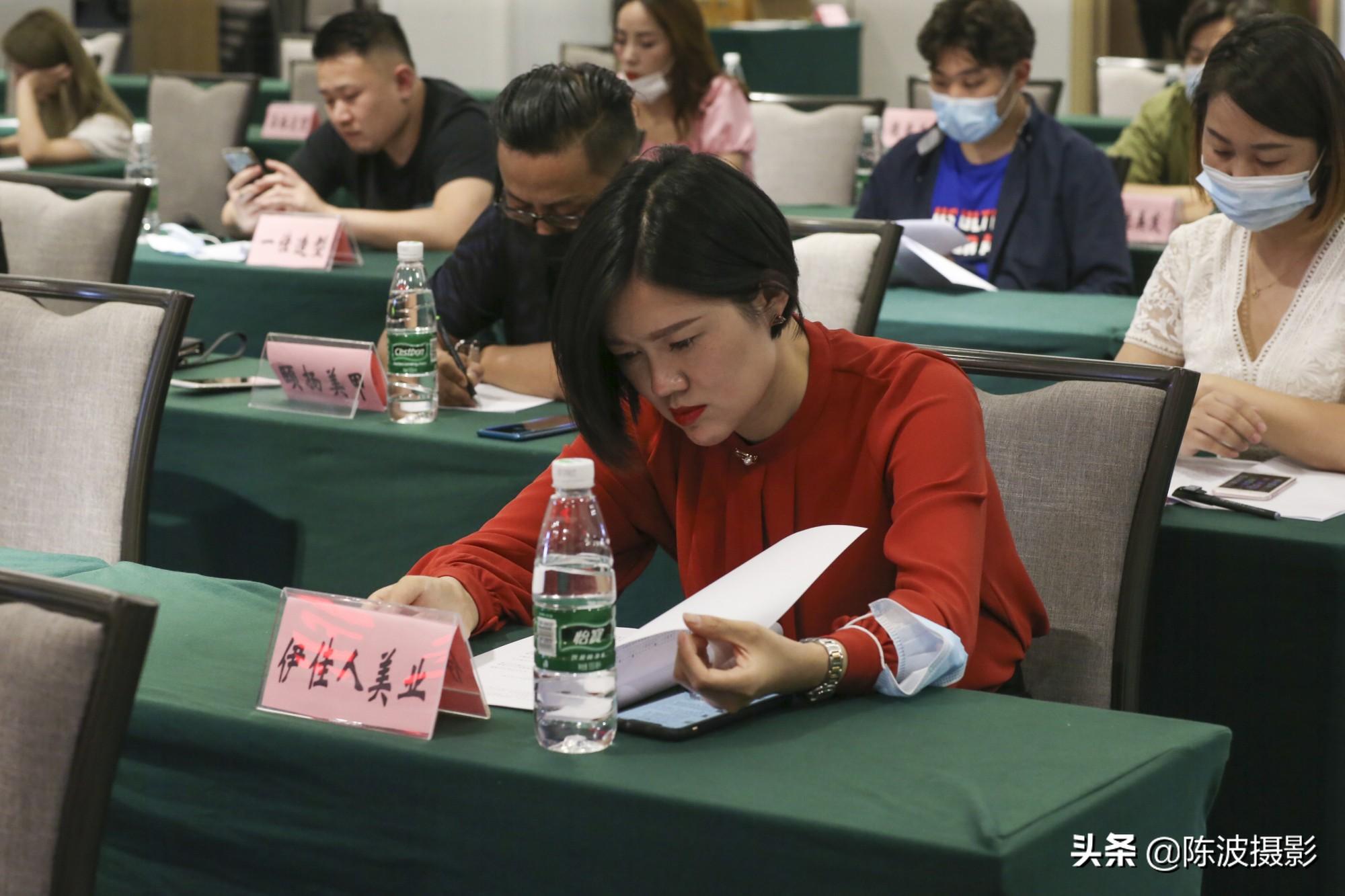 理发产品，引领时尚潮流的必备之选