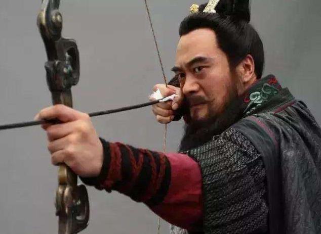 黄金双瞳，探寻神秘与力量的交汇点