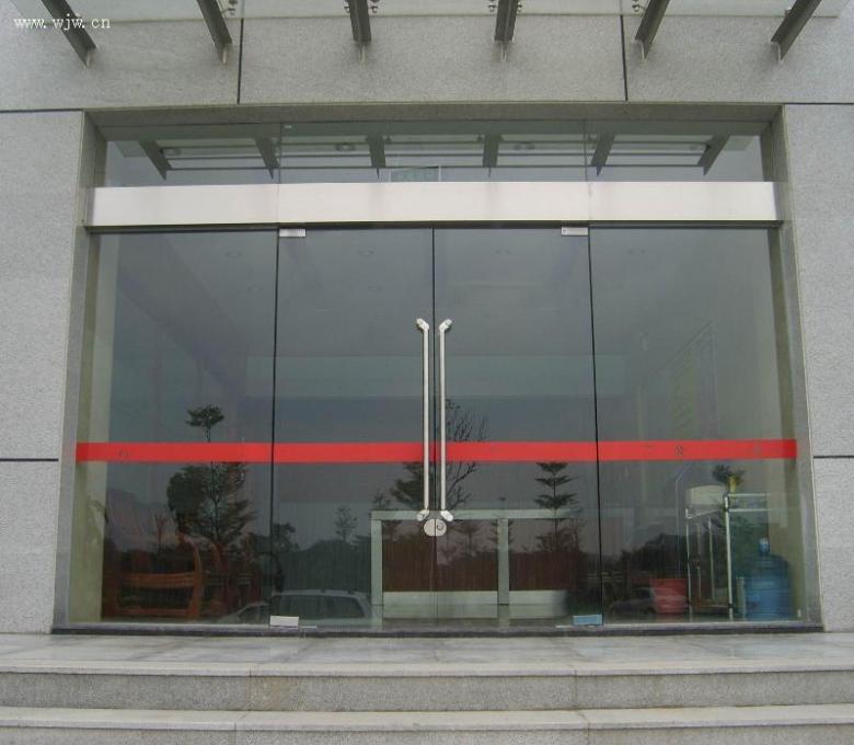 地弹簧玻璃门减多少——深度探讨与实际应用分析