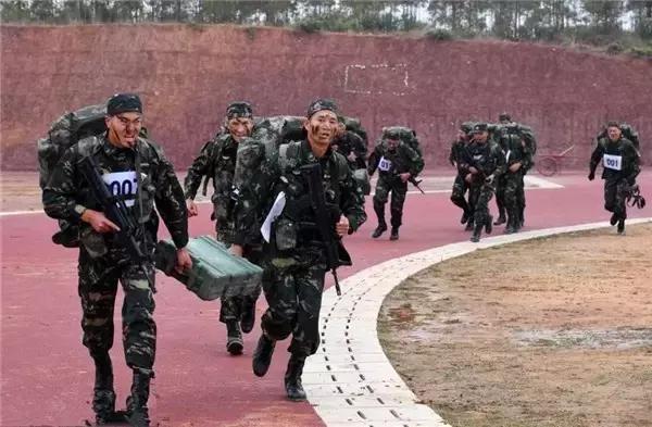 武警消防兵待遇，挑战与机遇并存