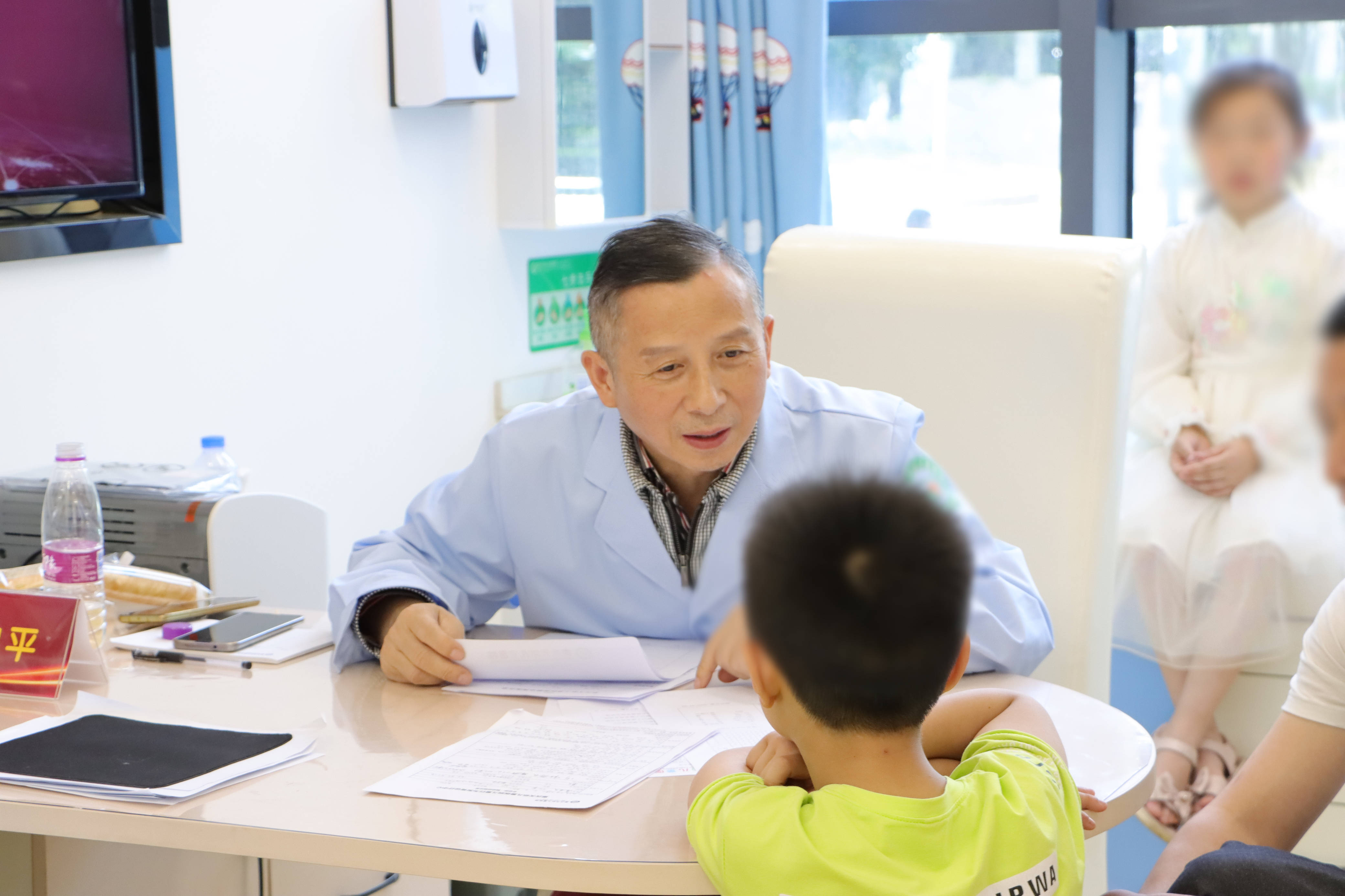 儿童医院骨科专家咨询，为孩子骨骼健康护航