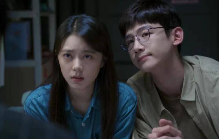 剧组之夜，与女演员的意外交集