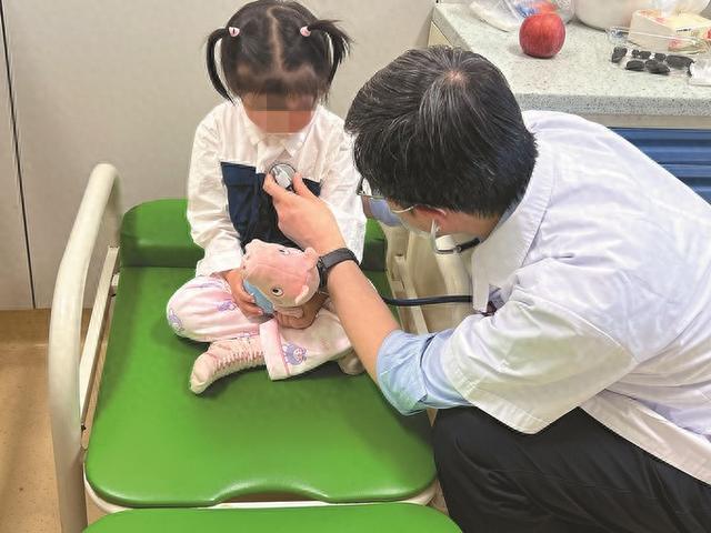 儿童医院医生专家，守护儿童健康的坚实后盾