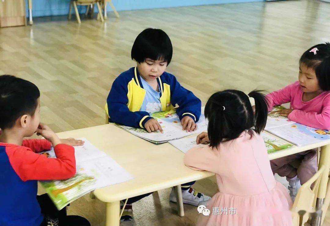 小班美术活动教学反思，探索与成长的过程