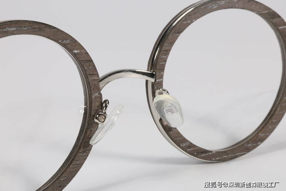 如何查眼镜的真假