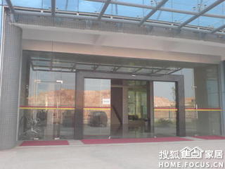山东弧形玻璃自动门，现代建筑的优雅入口