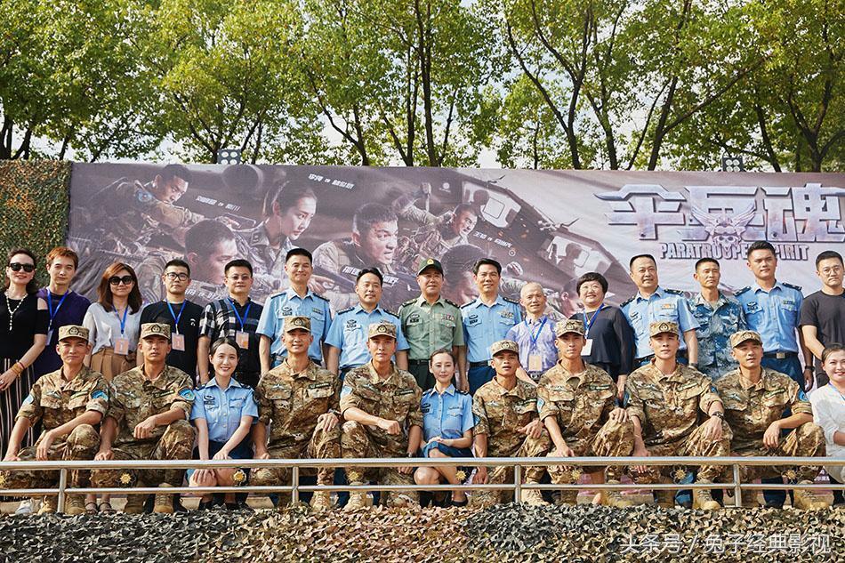 中国新型伞兵战斗车，重塑战场态势的高效战力