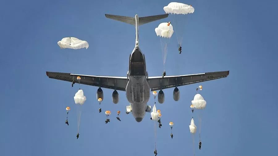 伞兵负重武装伞降系统，现代战争中的空中利刃