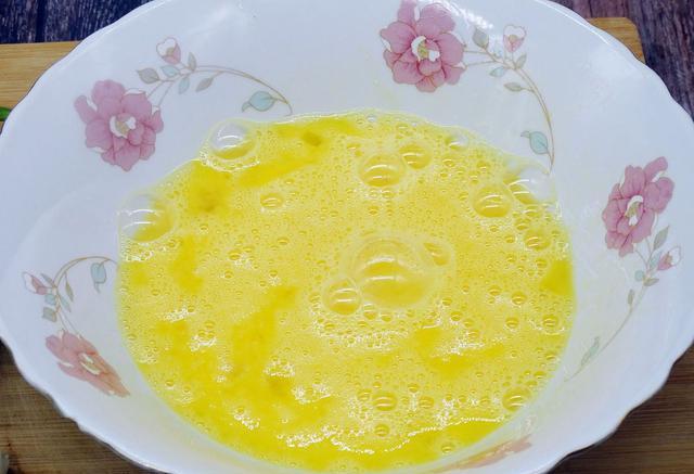 打出漂亮的蛋花，烹饪技巧与生活美学