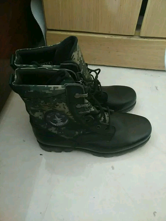 关于06伞兵靴真假的探讨