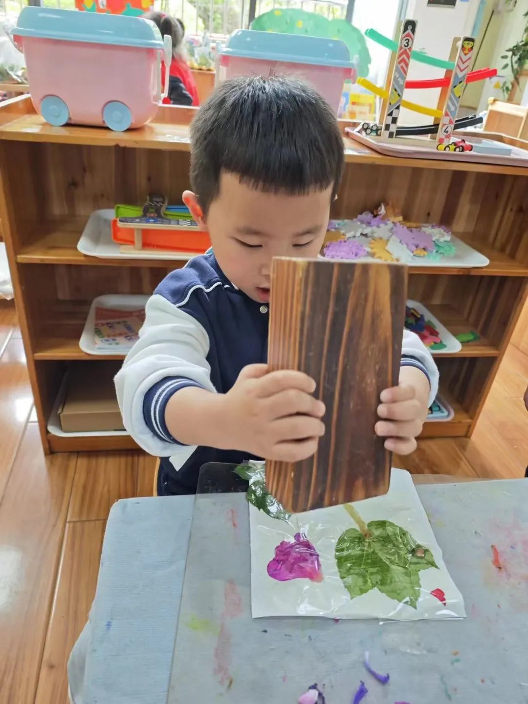 小班树叶美术课，探索自然与艺术之间的桥梁