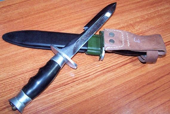 伞兵刀与海军刀，两种军用刀具的对比与探讨