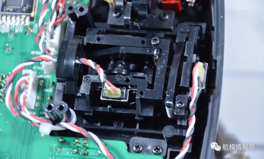 乐迪遥控器AT9S解锁操作指南