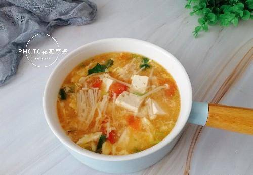 鸡蛋豆腐蛋花汤，一道家常美食的烹饪与品味